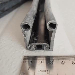 Burlete perimetral tipo "J" EPDM corredera