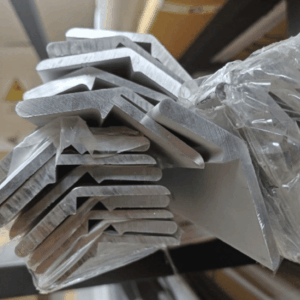 Perfil guia de piso 3mt corredera