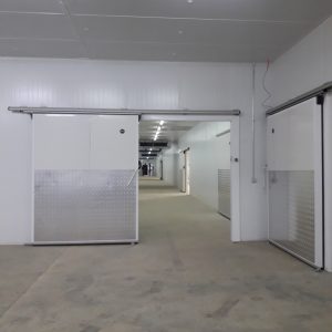 Puerta corredera 2100x2700mm mantención